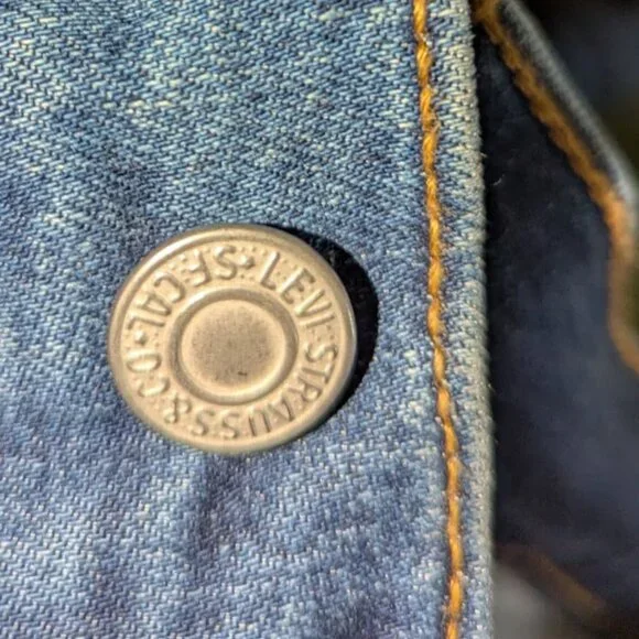 Levi's Women's High waist Stretch Wide-Leg (13.5") Jeans 30x32 Dark Wash Denim - Picture 5 of 9